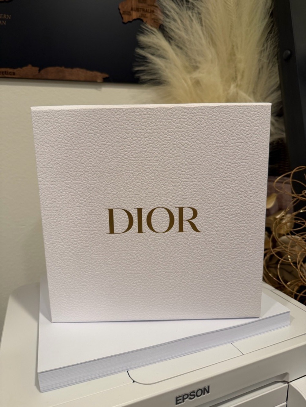 Dior Gift Box with Gold Logo Text - Picture 2 of 2